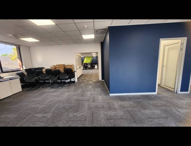 412M² OFFICE TO LET IN HOUGHTON ESTATE